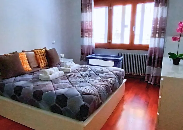 Apartment Leila's Two Double Bedroom Colosseo *